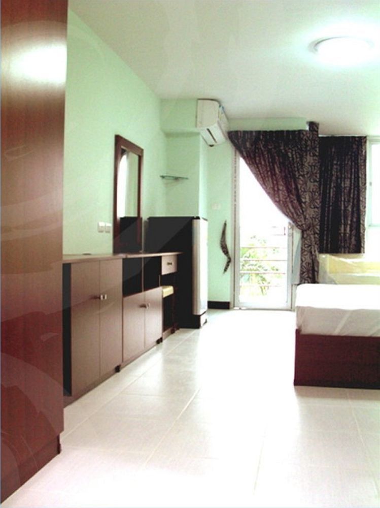 Aryan Suites Hotel Бангкок Екстер'єр фото