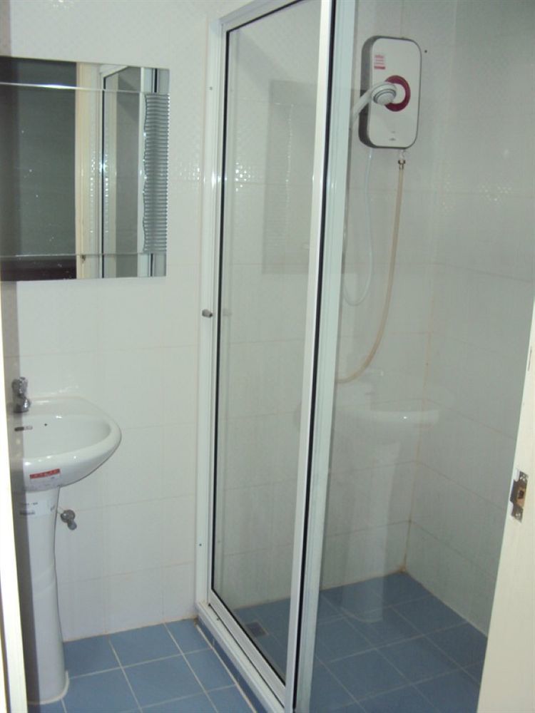 Aryan Suites Hotel Бангкок Екстер'єр фото